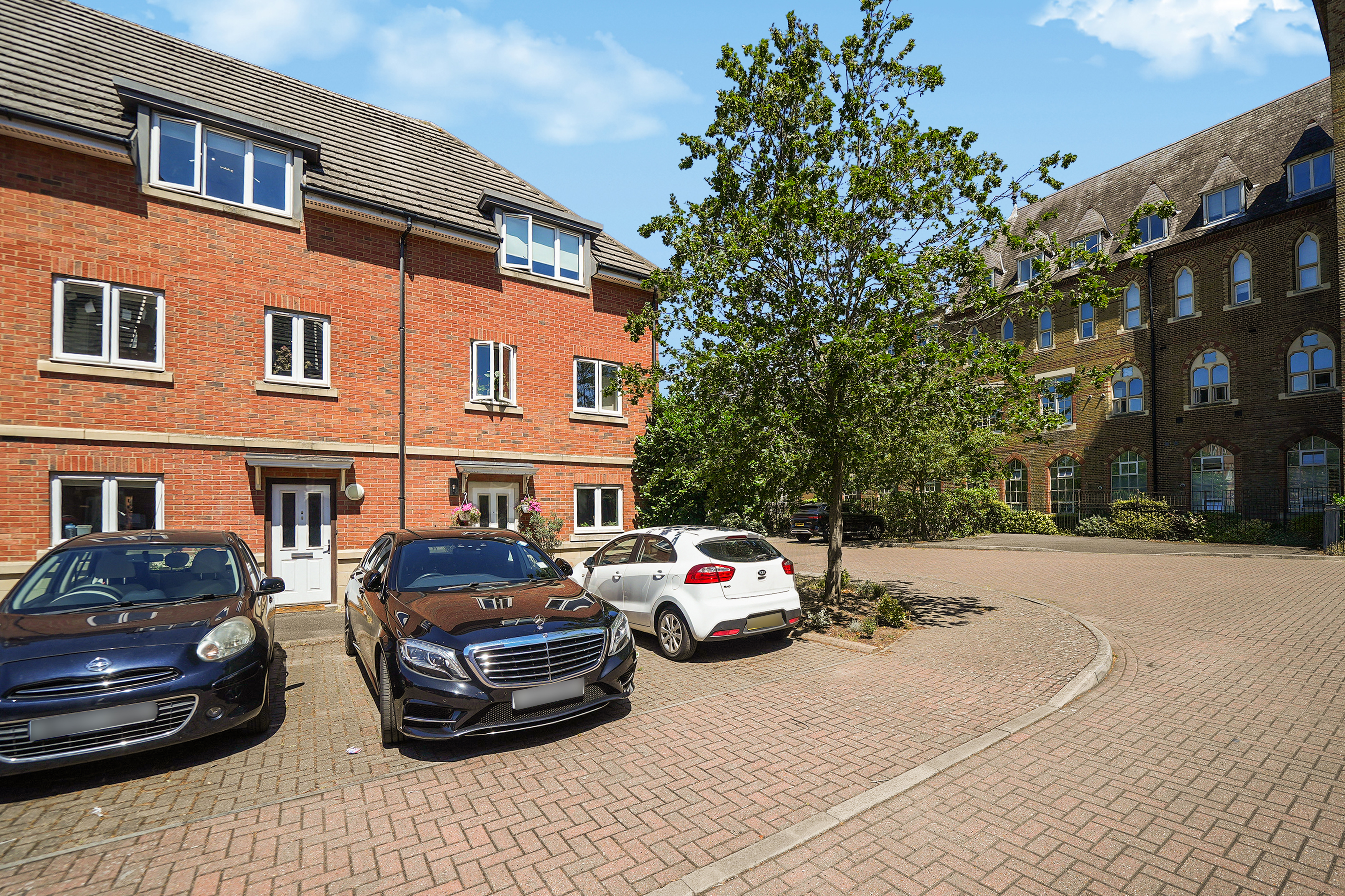 Academy Place, Isleworth photo 2