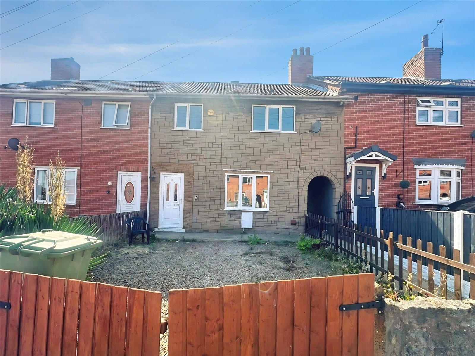 19 School Street, Upton, Pontefract, WF9 1EZ - listing photo