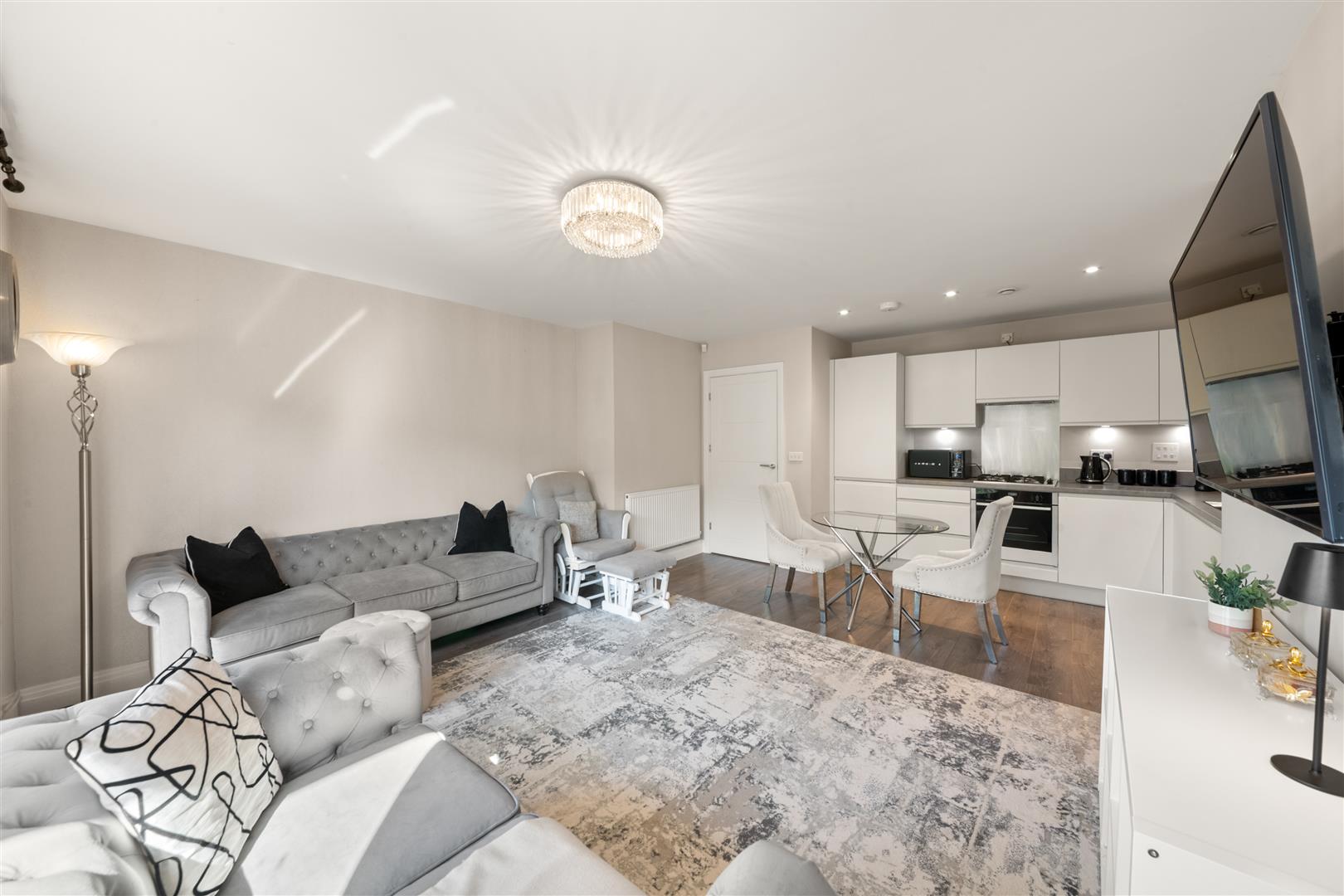 7, Oakpoint Court, Uxbridge photo 2