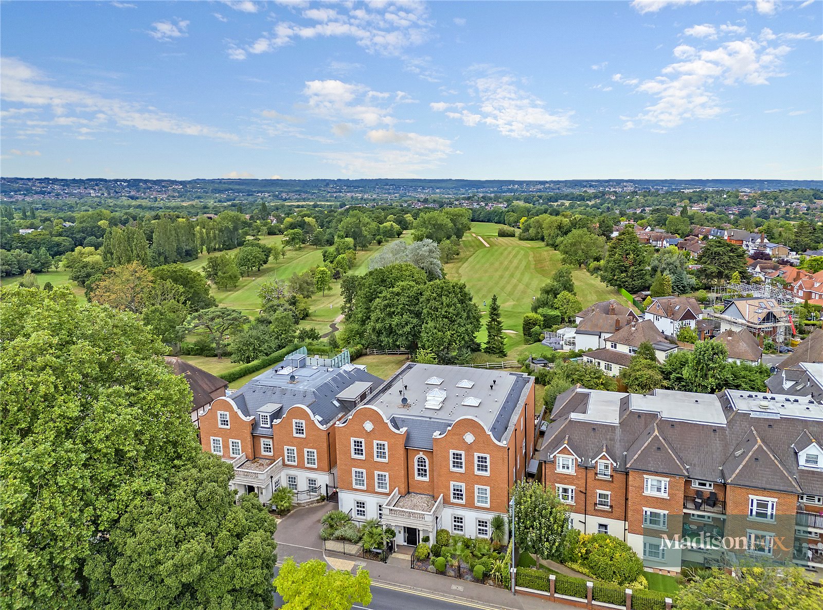 4 bedroom flat for sale 0