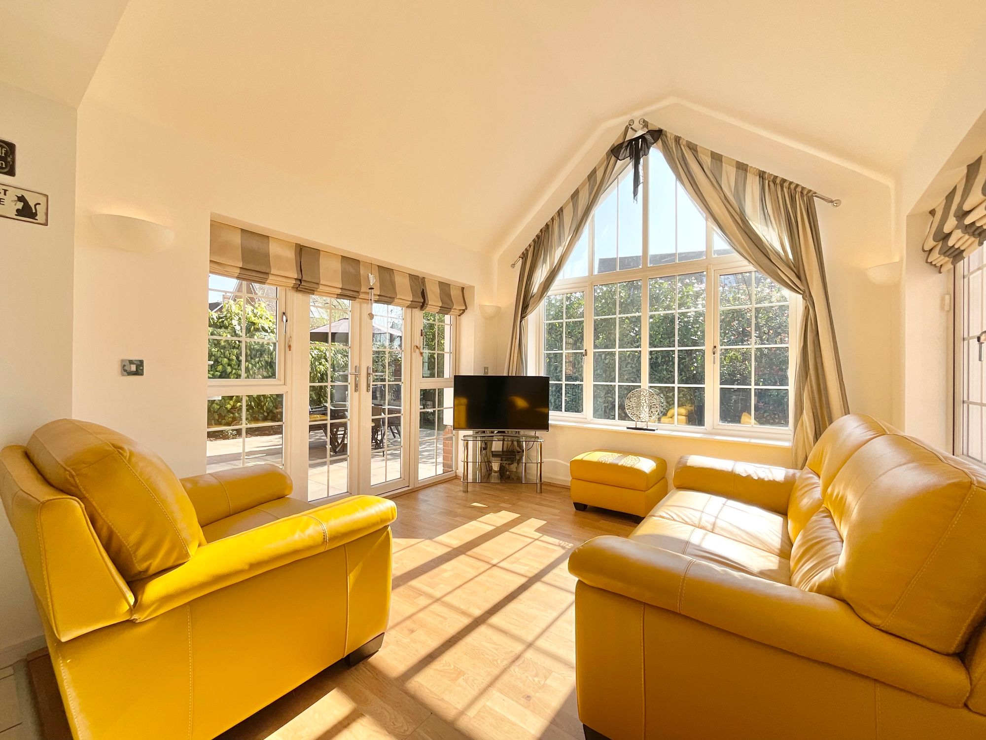 38 Wychwood Park, Crewe photo 4