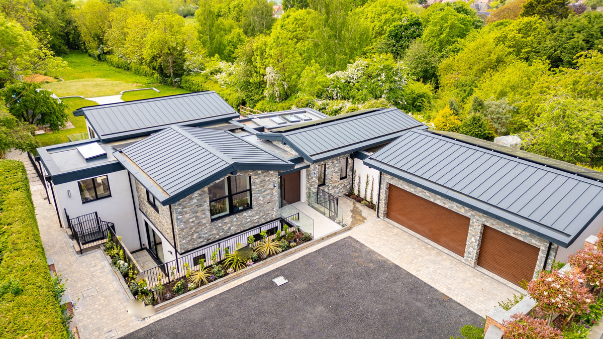5 bedroom detached new house for sale 0