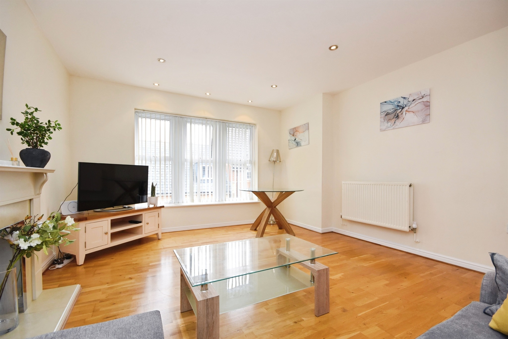 3-bed flat on 27, Goodwin Close, Chelmsford, £275,000