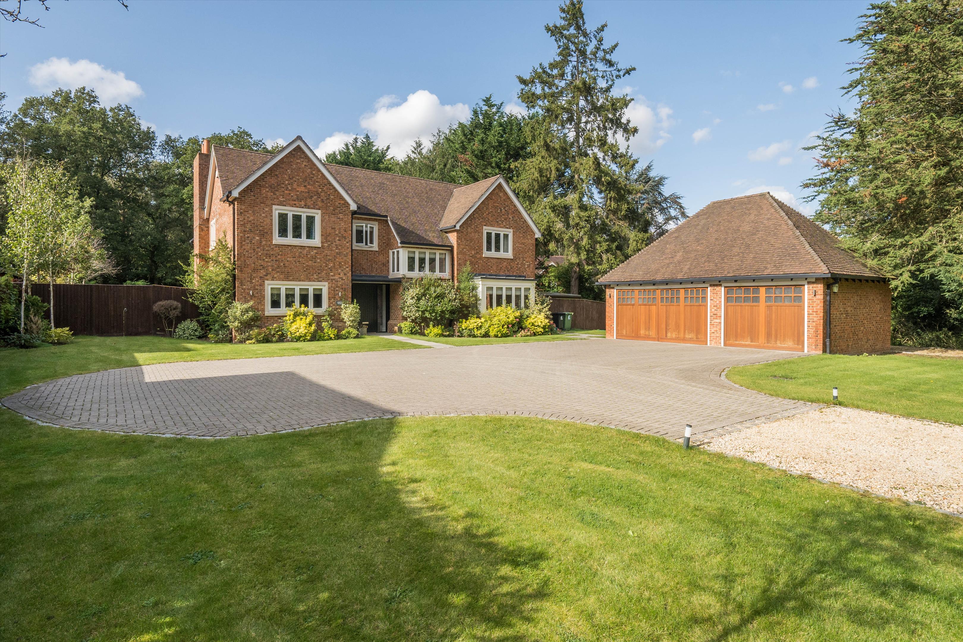 4 bedroom semi-detached house for sale in London