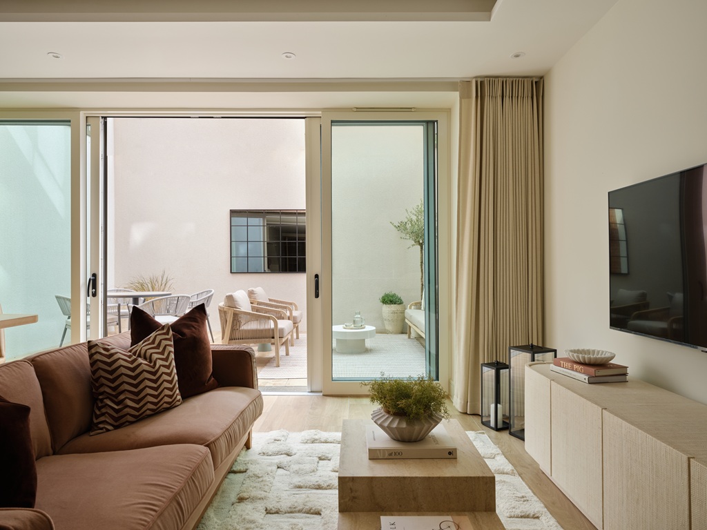 5 bedroom detached new house for sale 0