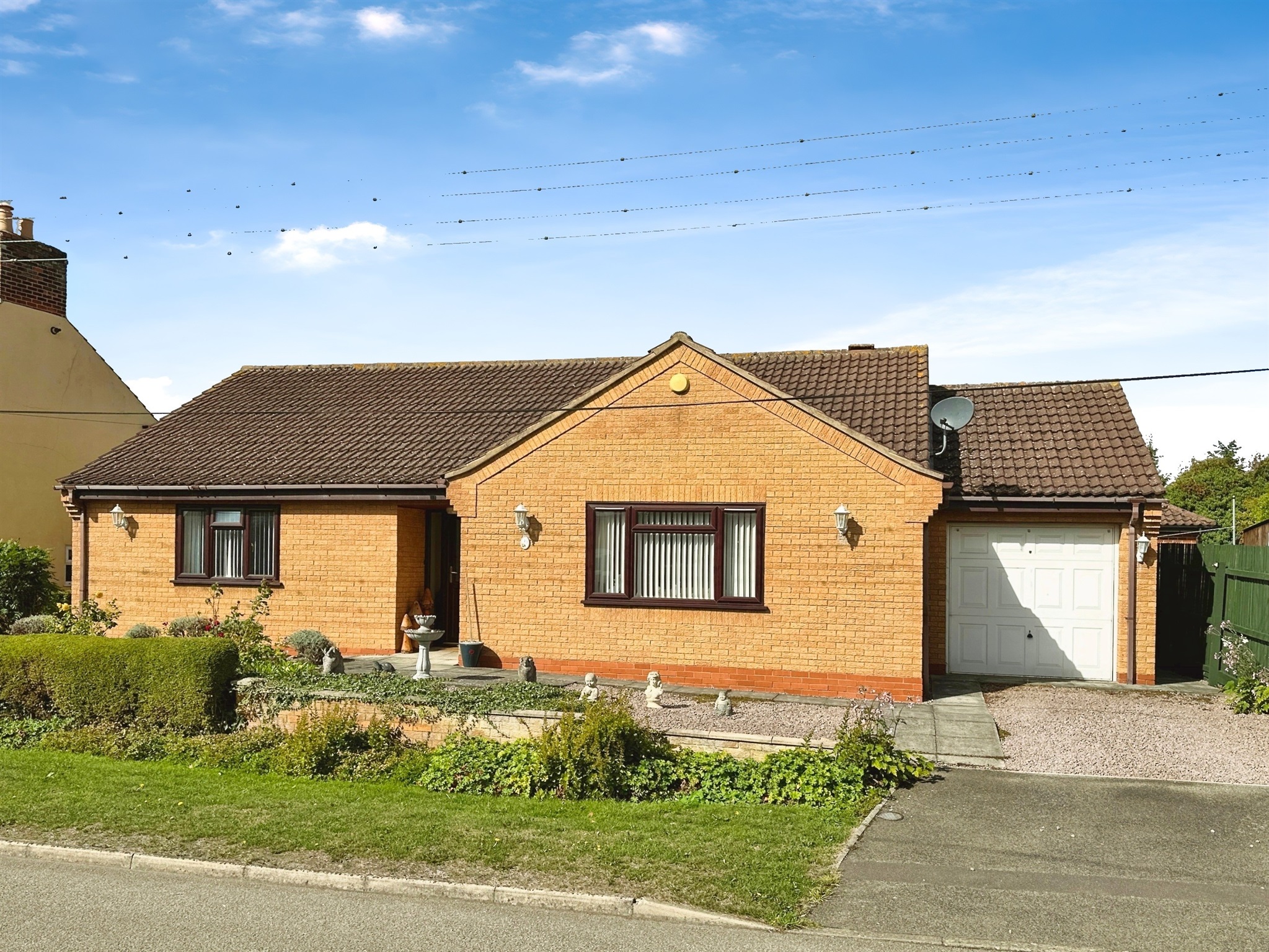 13, East Lane, Bourne photo 2