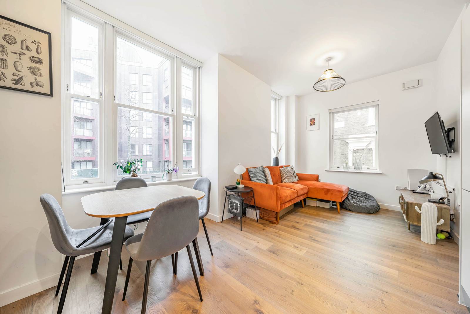 1-bed flat on OXFORD ROAD, Maida Vale, £350,000