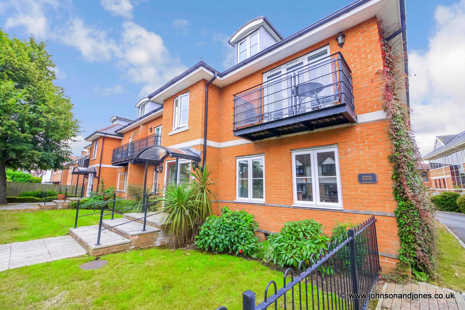 2 Pond House, Abbey Road, Chertsey photo 2