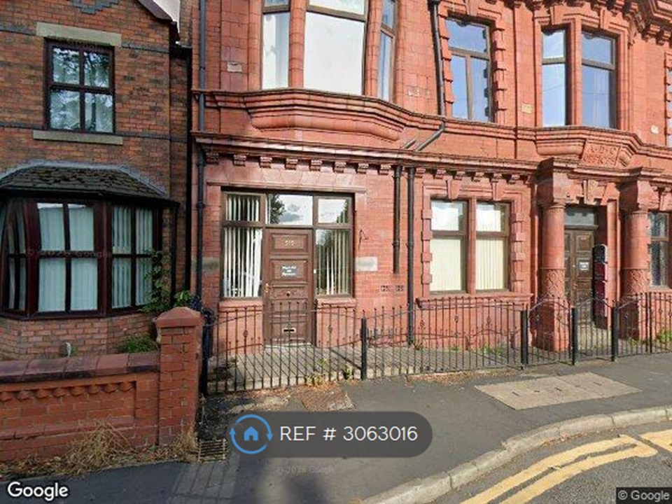 Flat, Warrington Road Abram, Wigan photo 2