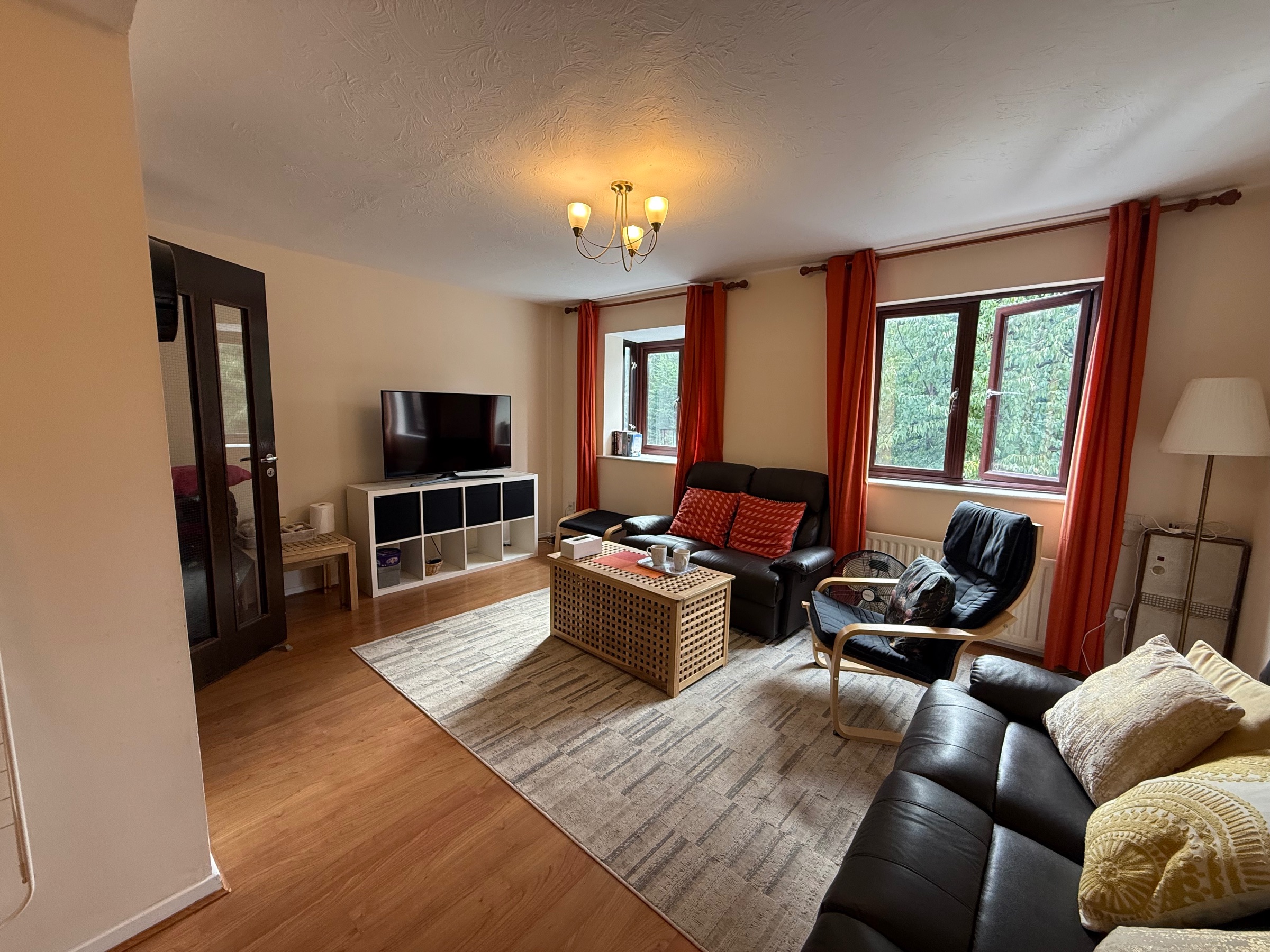 14 Wyke Close, Isleworth photo 2
