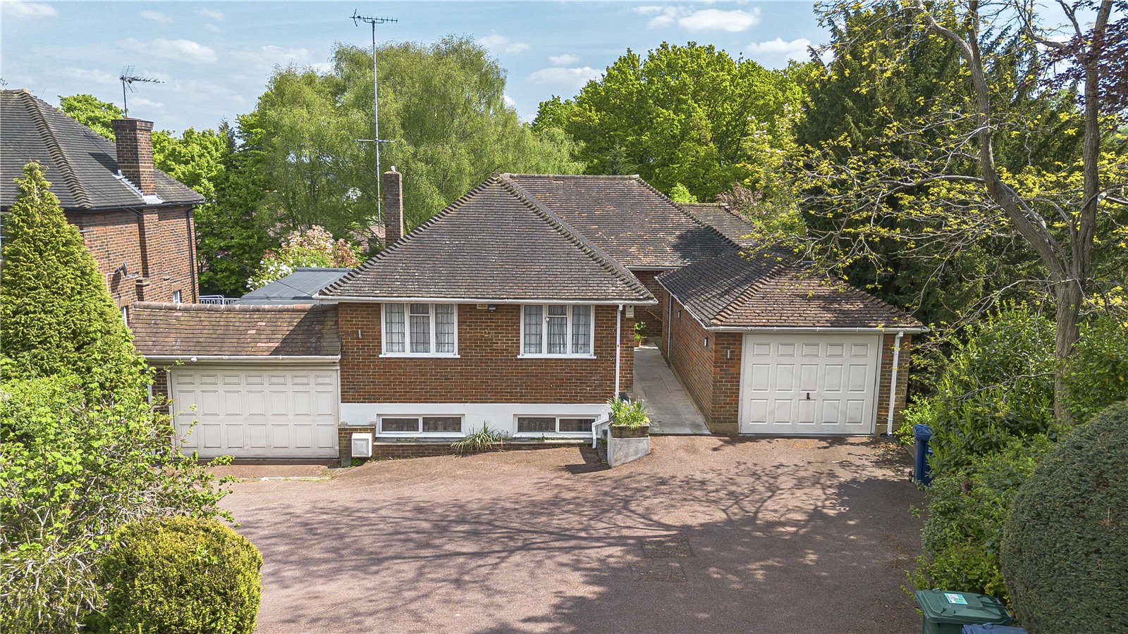 5 bedroom detached house for sale 0