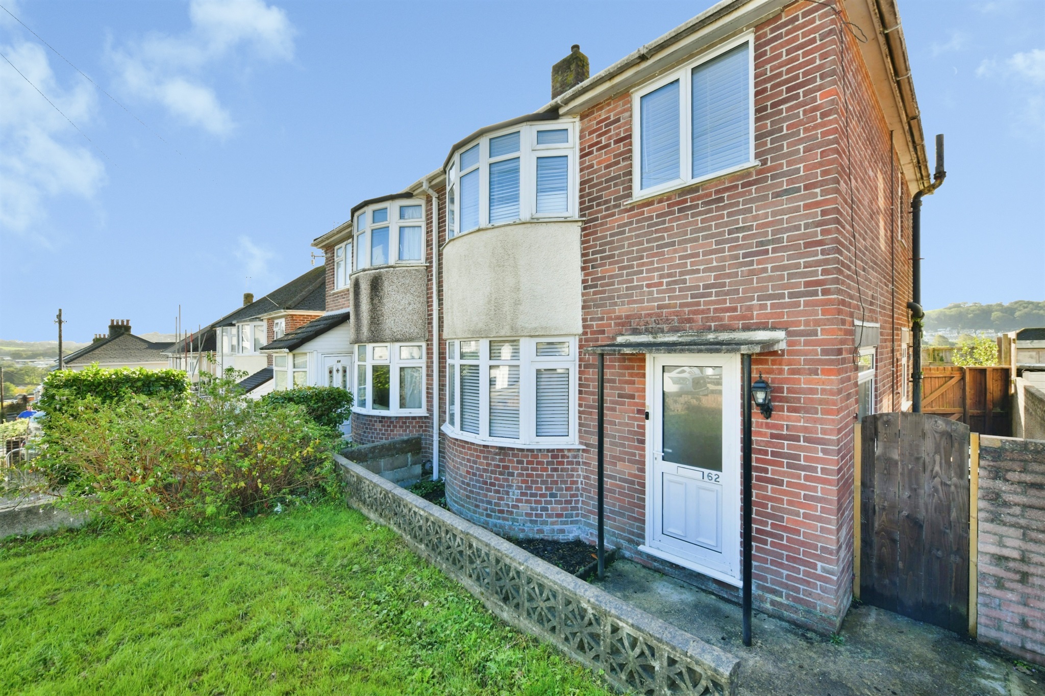 3 bed semi-detached house for sale