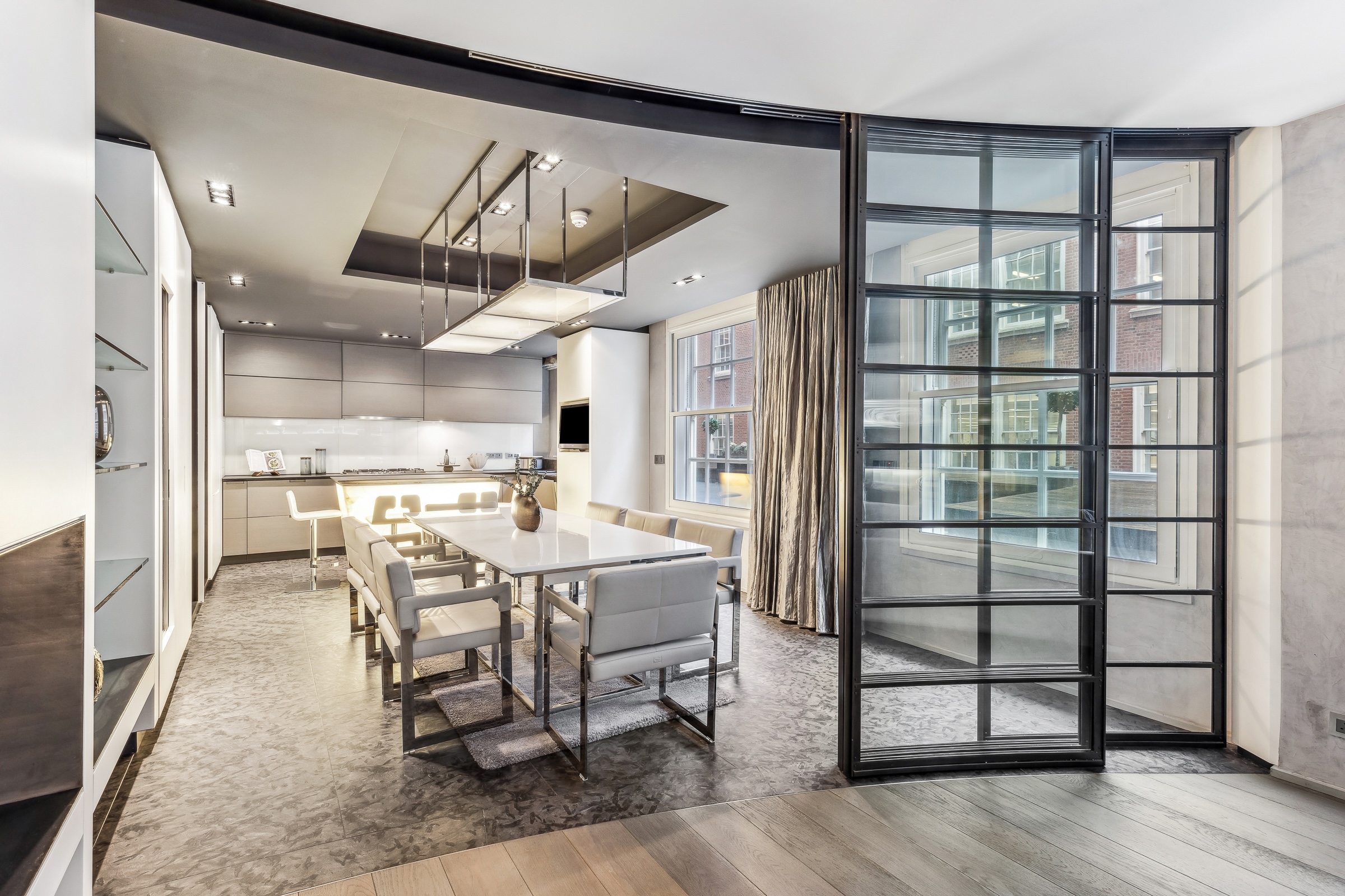 5 bedroom flat for sale 0