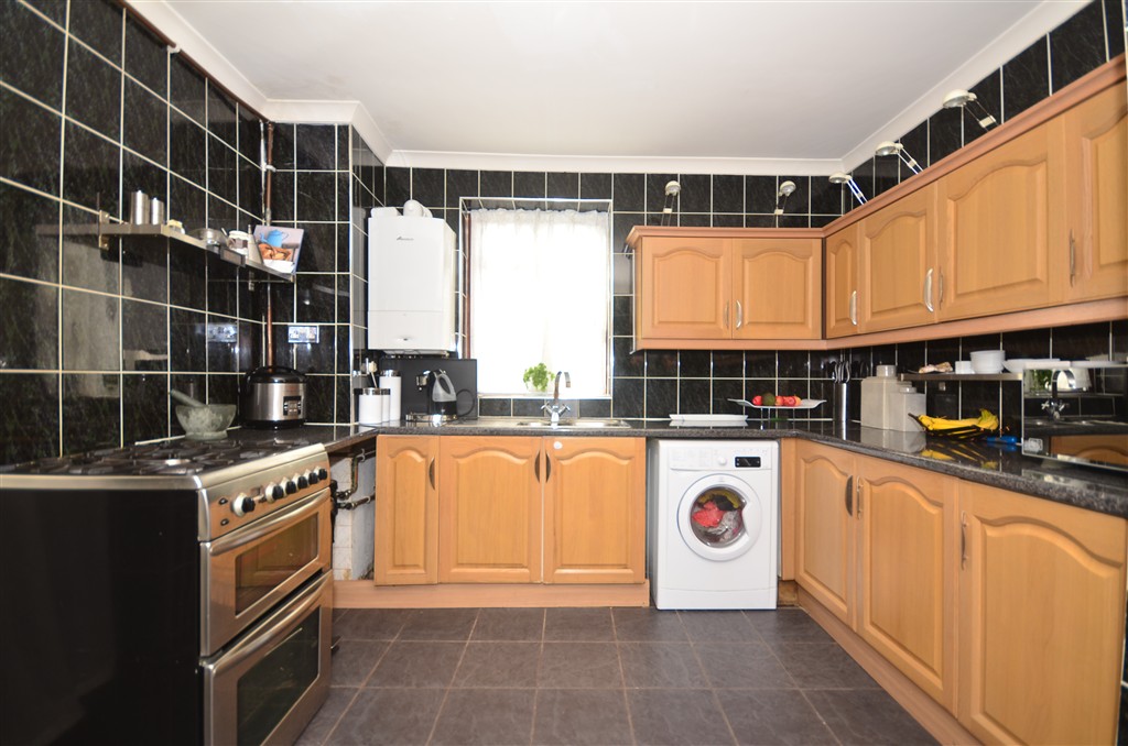 Hind Close, Chigwell photo 2