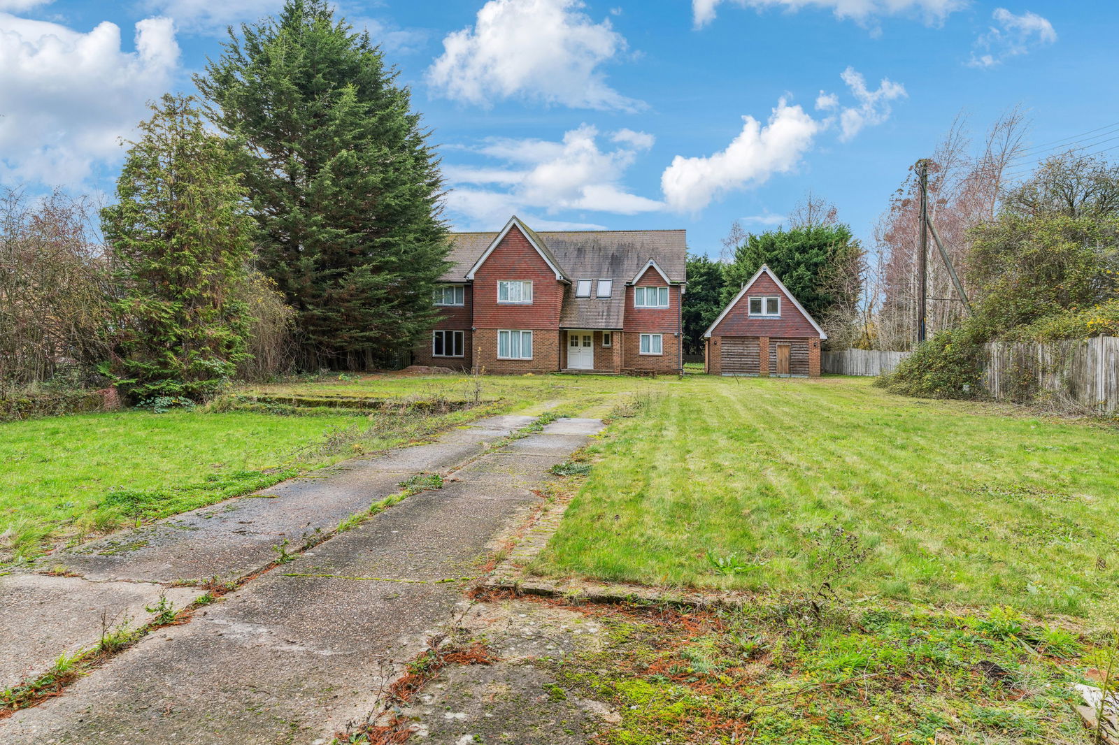 5 bedroom detached house for sale 0