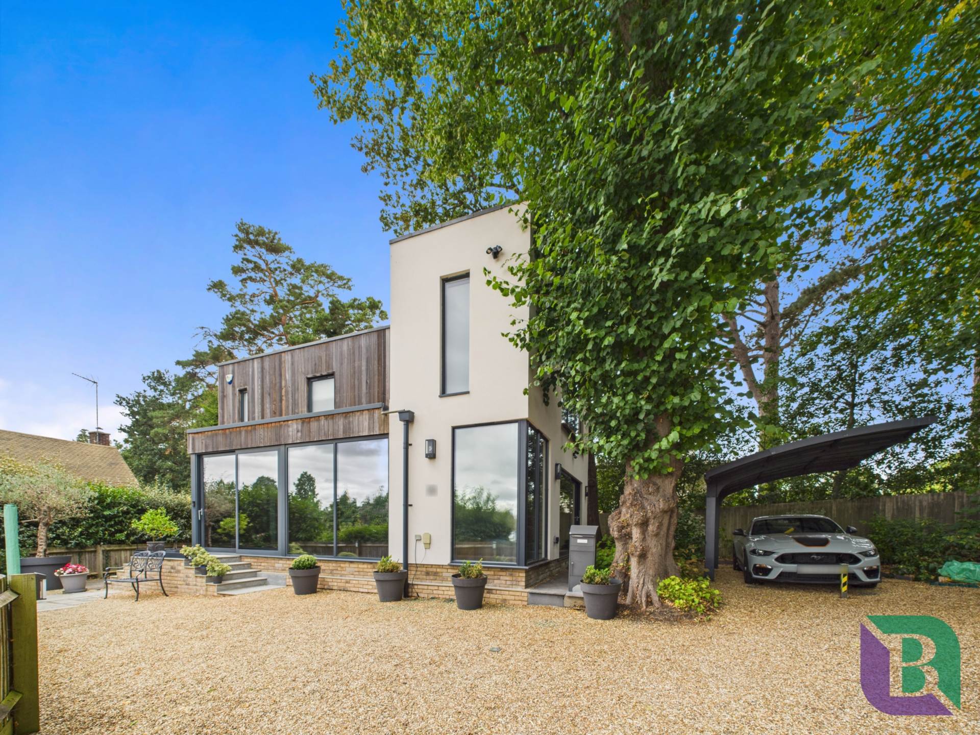 3 bedroom detached house for sale 0