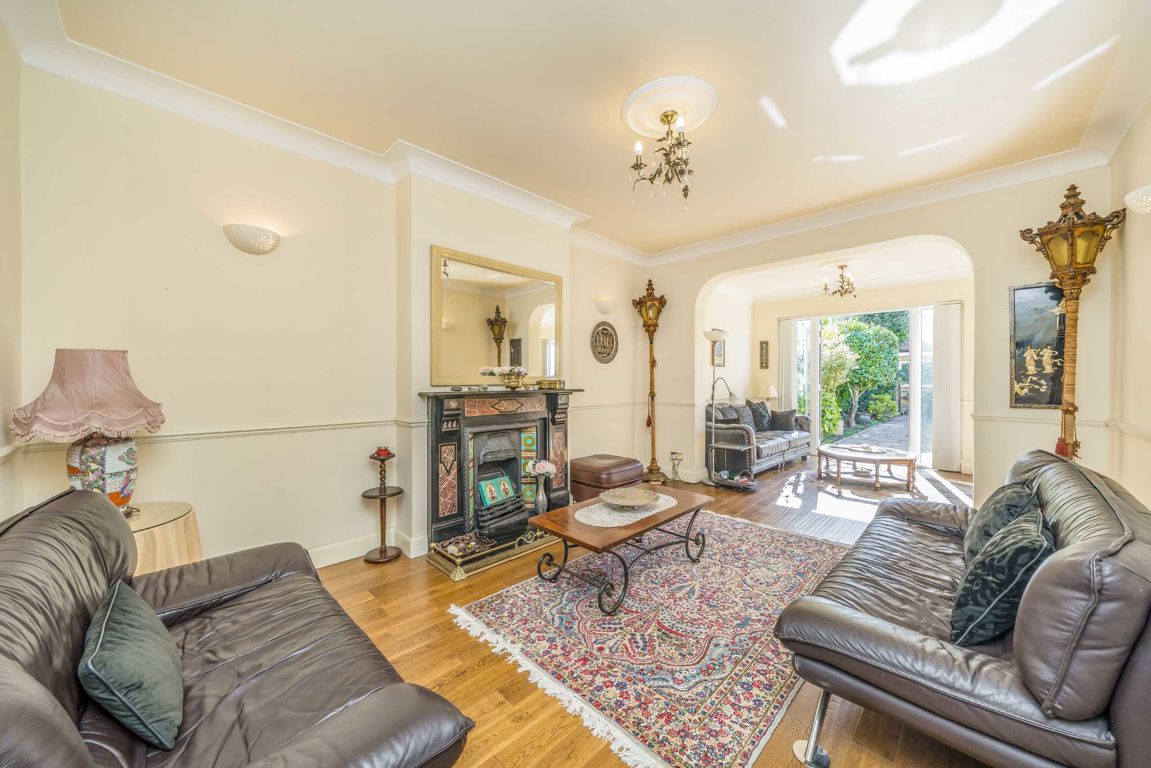 5 bedroom property for sale 0