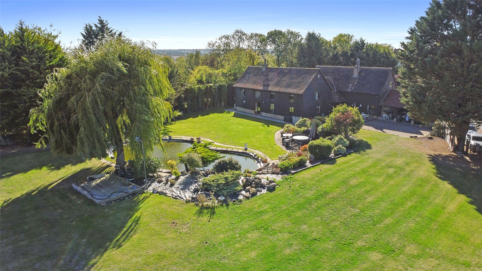 4 bedroom detached house for sale 0