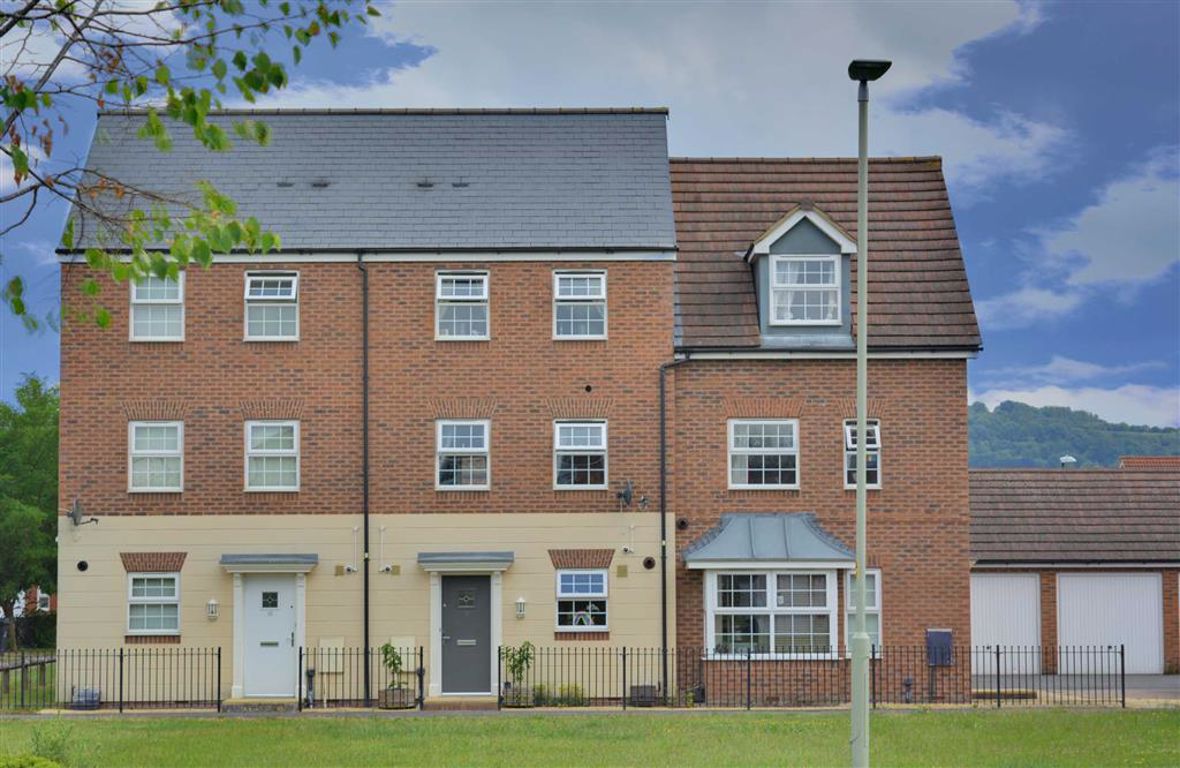 Free property report 11, Coningsby Walk, Thatcham Avenue Kingsway