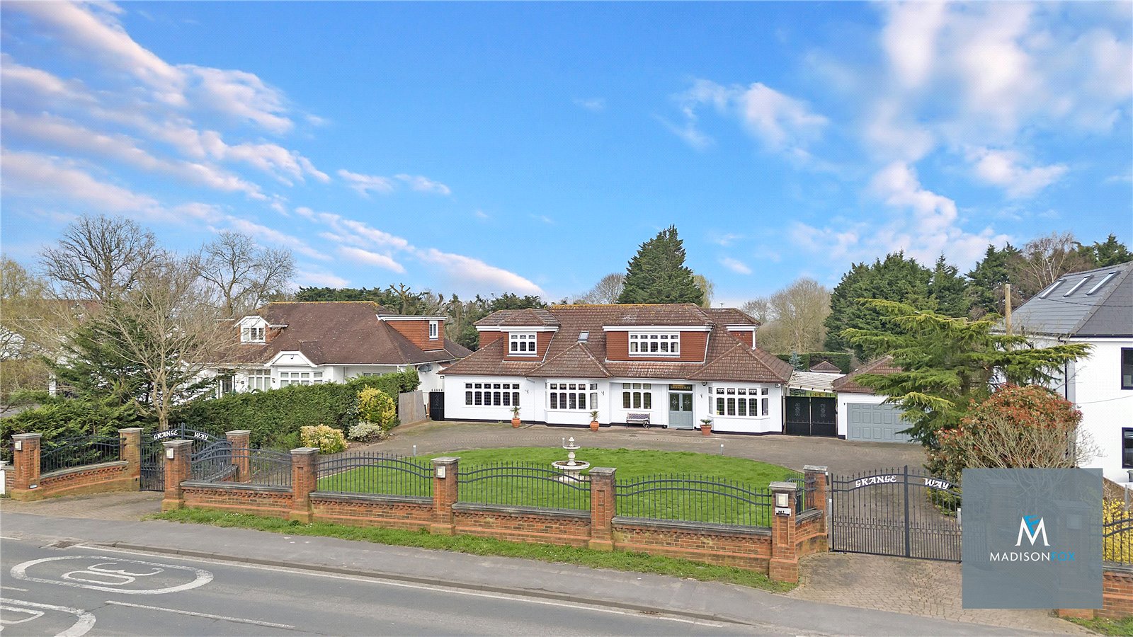 5 bedroom detached house for sale 0