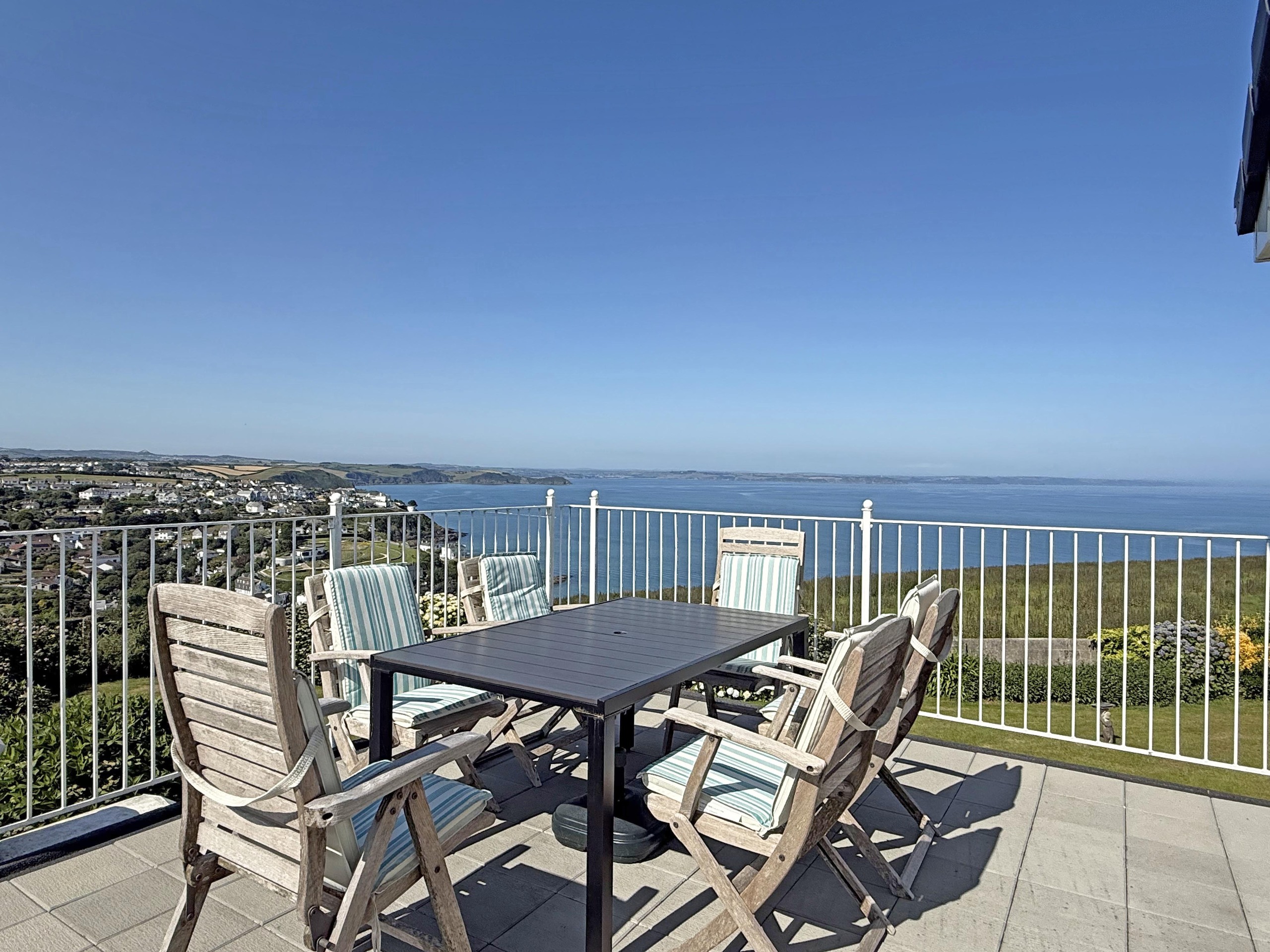 3 bedroom detached house for sale 0