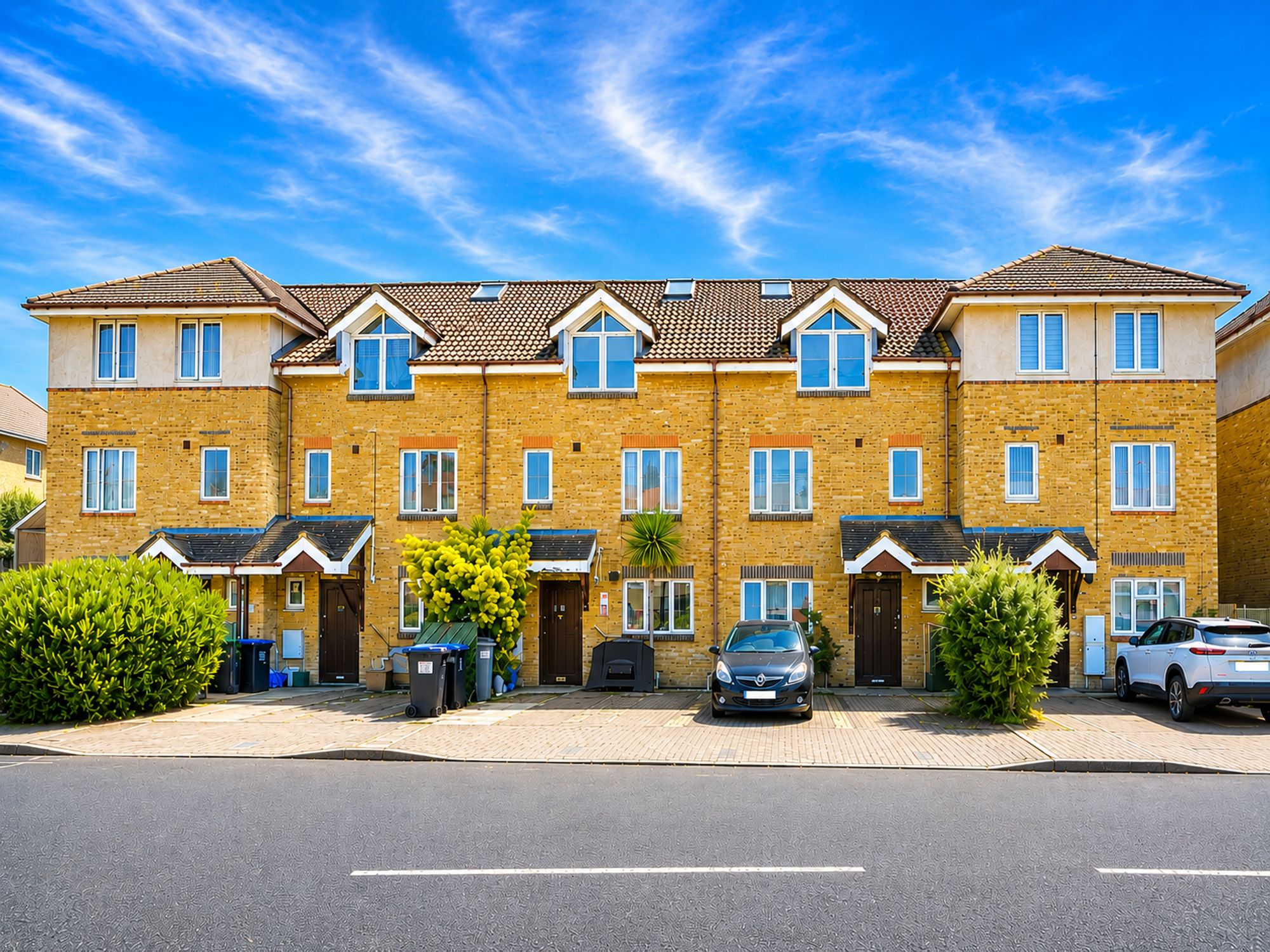 110 De Havilland Road, Edgware photo 3