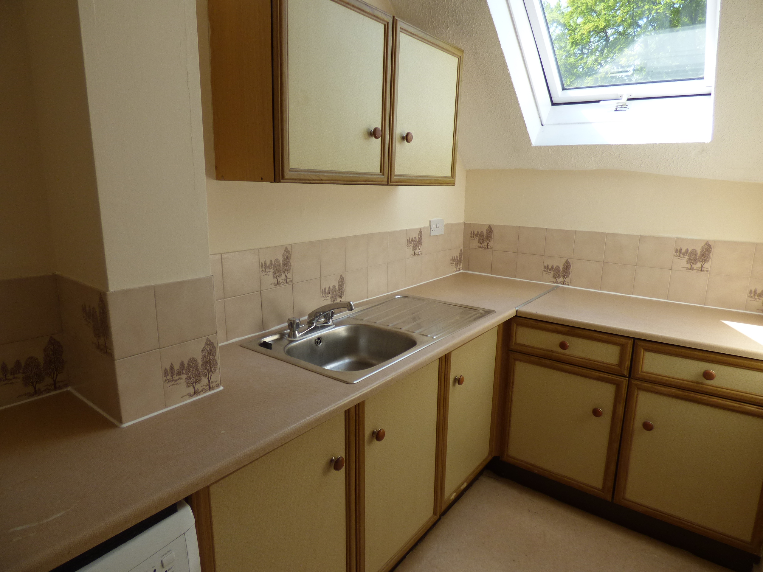 7, tavistock court, LUTON photo 4