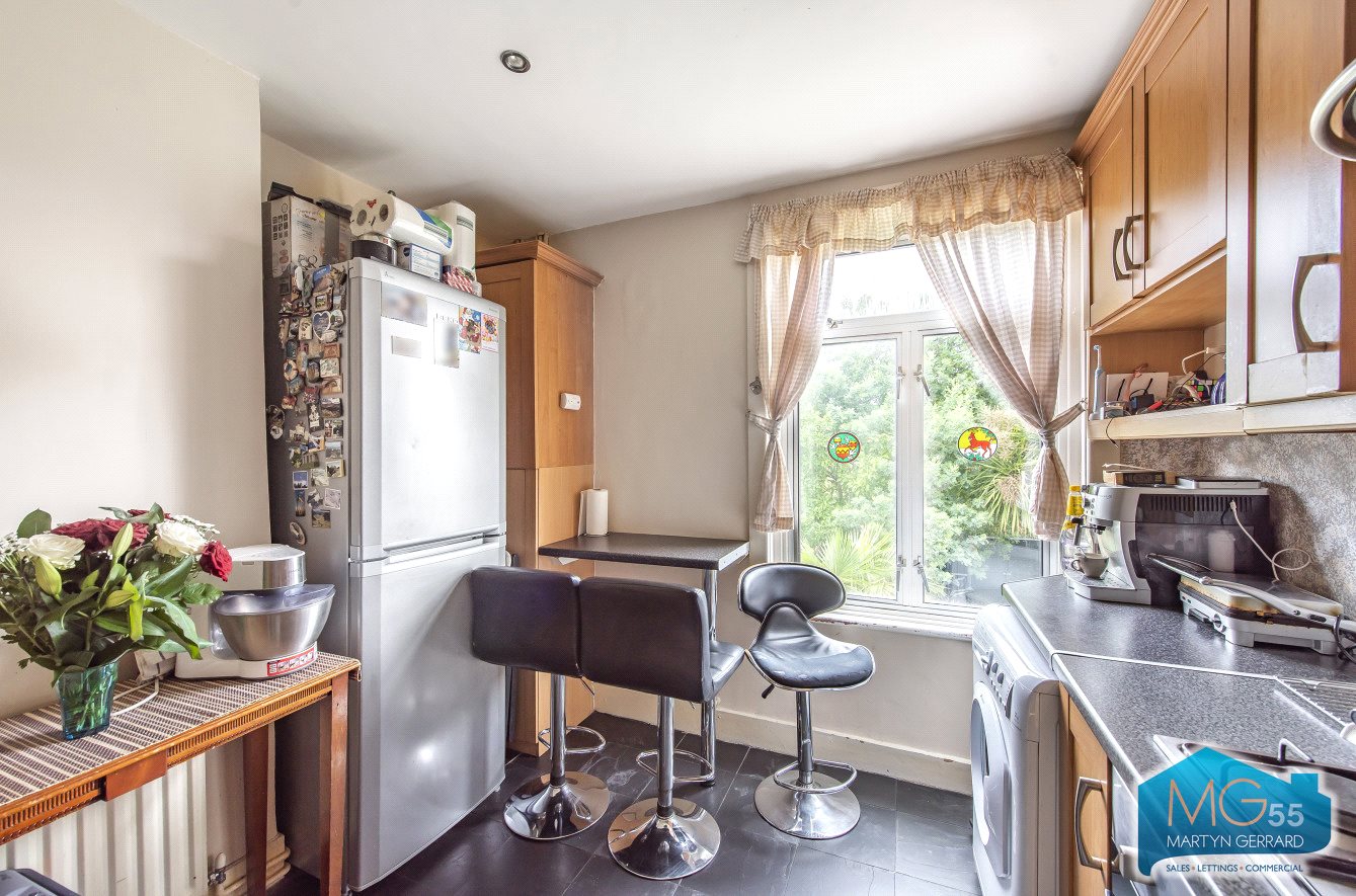 16b, Byron Road, Mill Hill photo 2