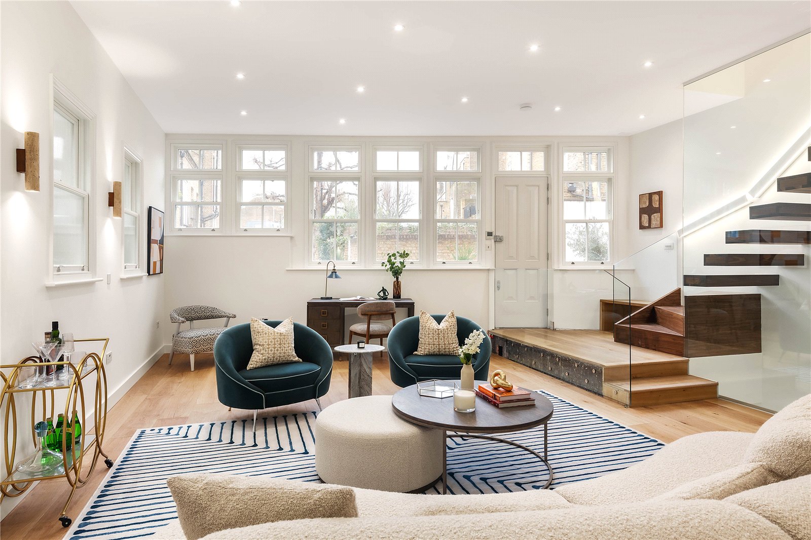 3 bedroom mews new house for sale 0