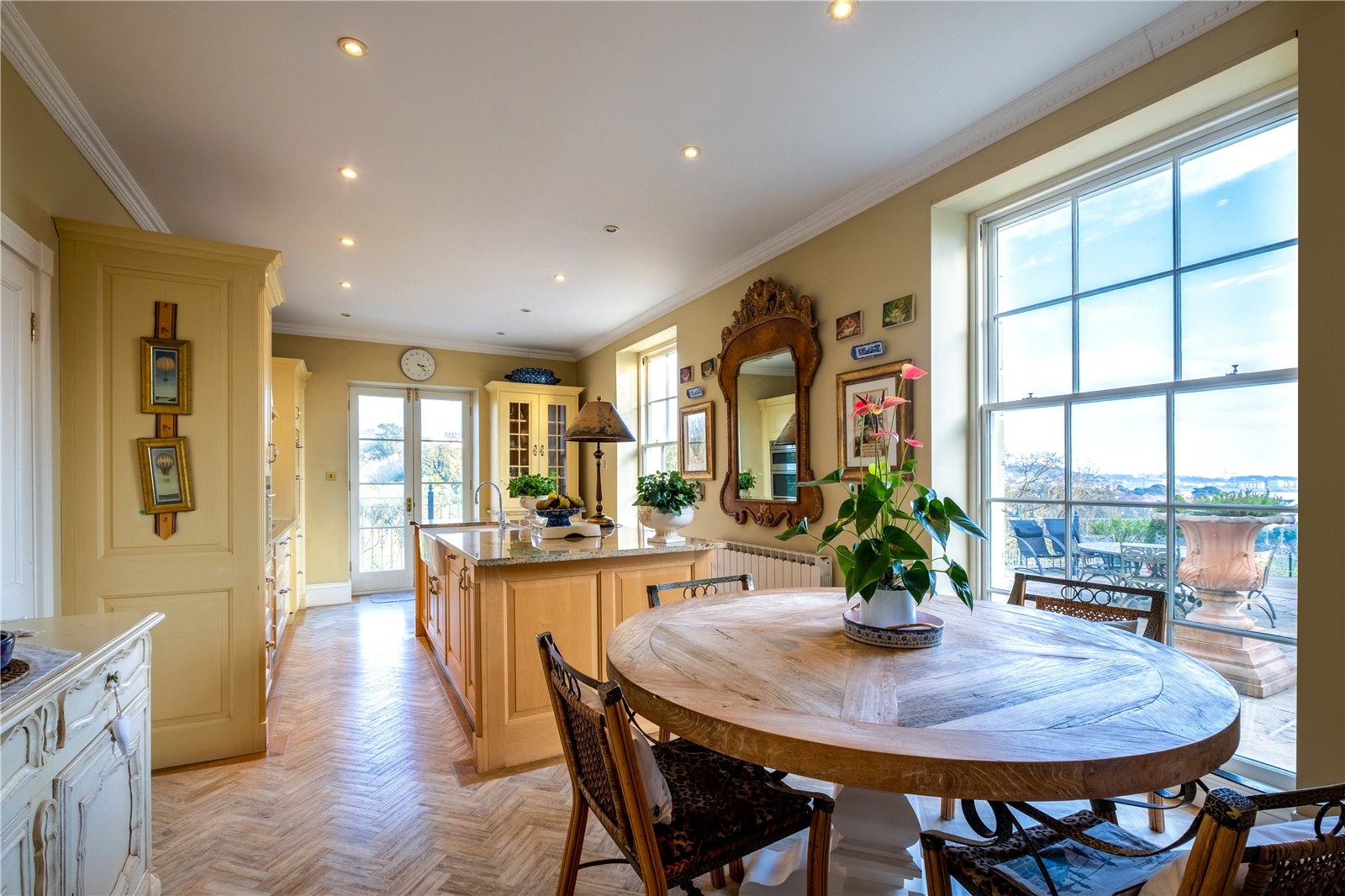 4 bedroom detached house for sale 0