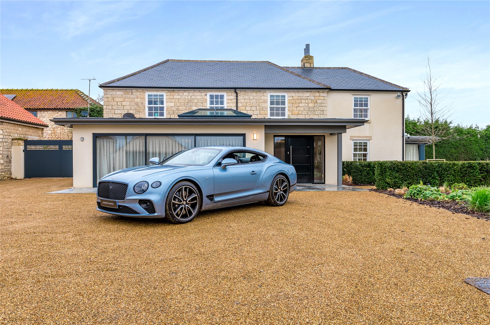 5 bedroom detached house for sale 0