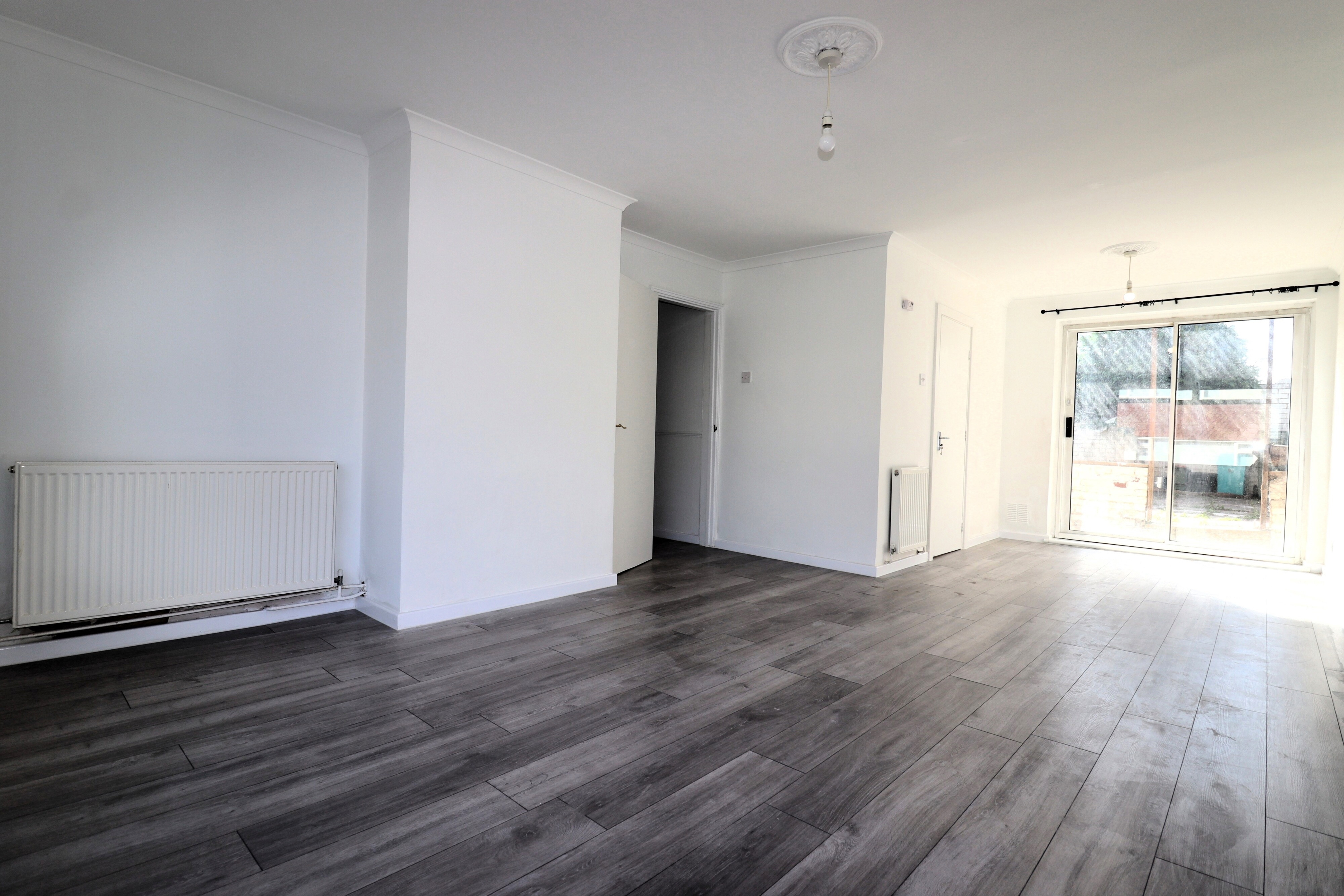 72, Mynchens, Basildon photo 4