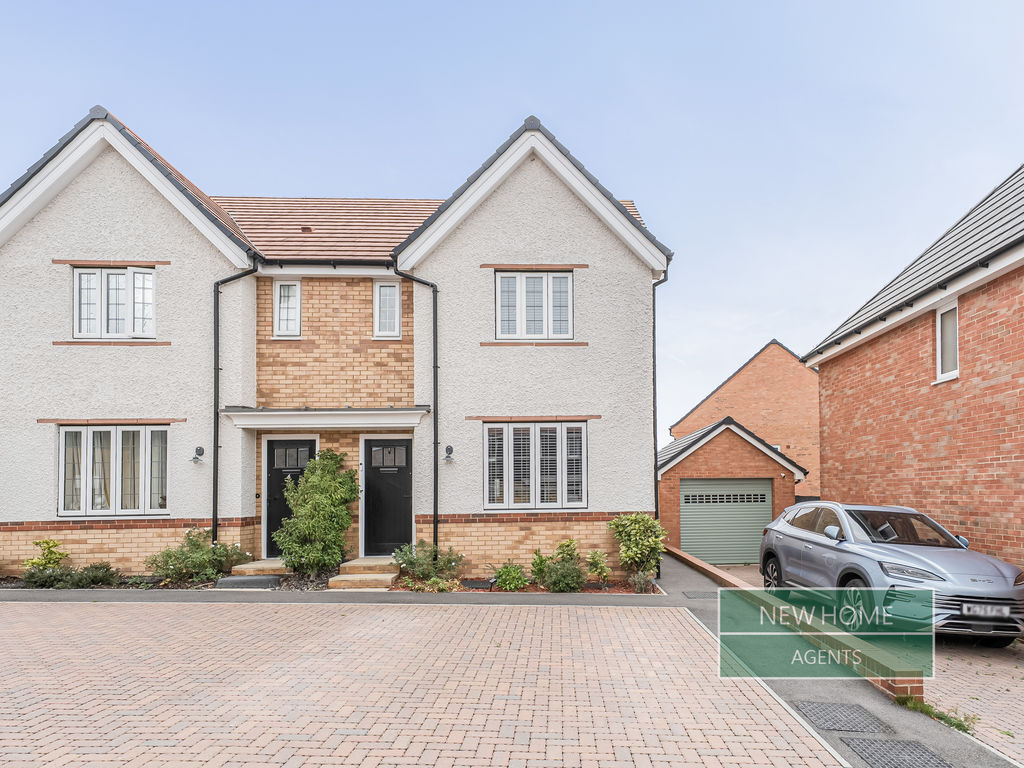 3 bed semi-detached house for sale