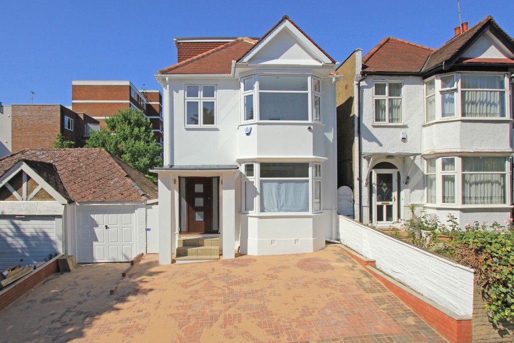 5 bedroom detached house for sale 0