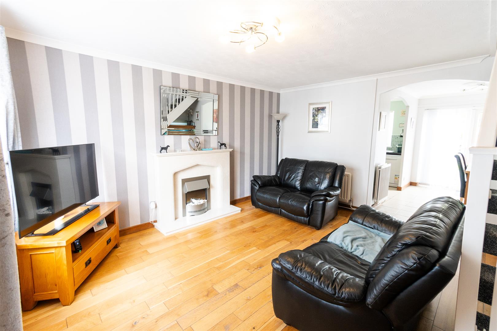 15, Purdey Close, Barry photo 4