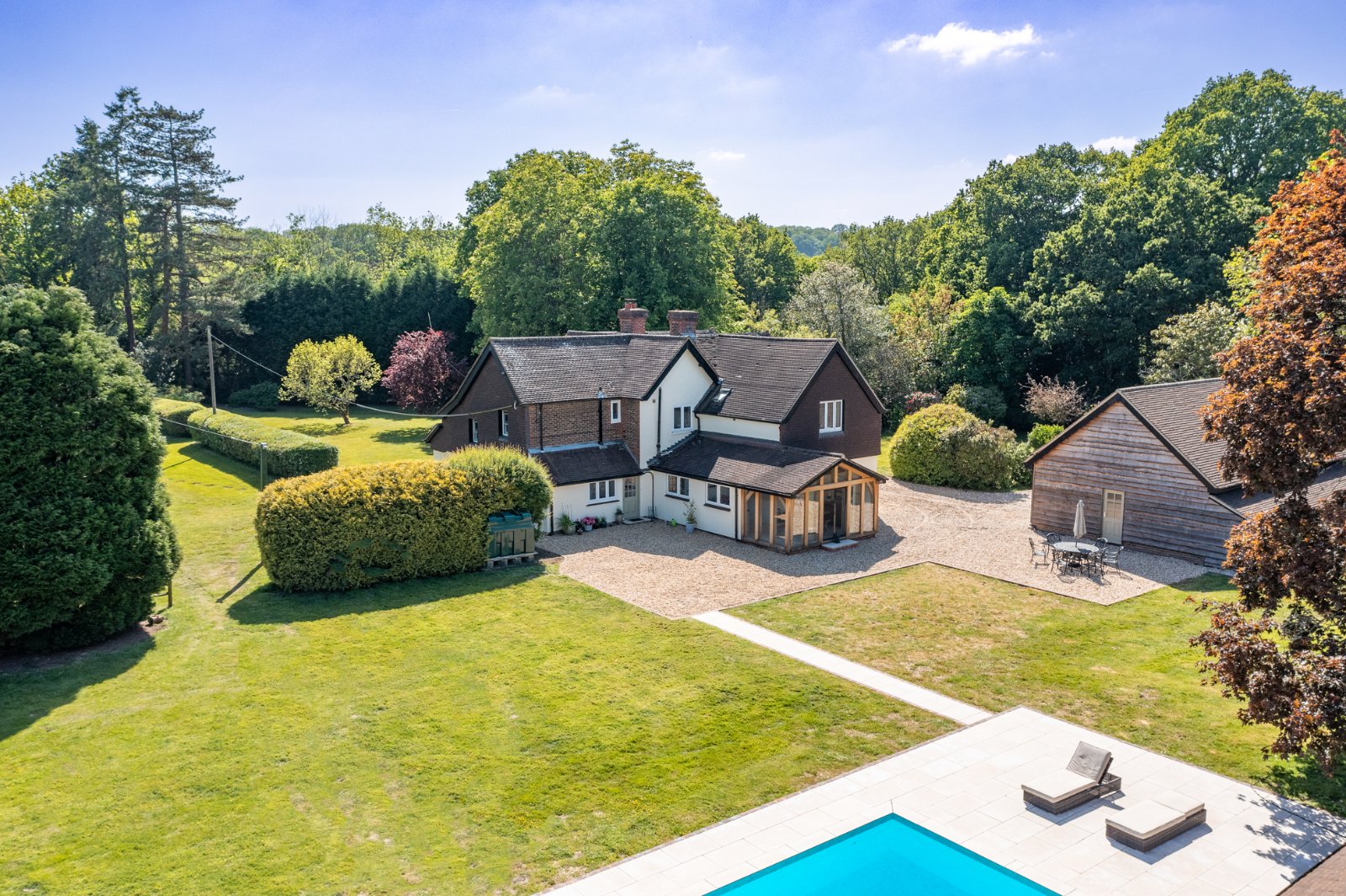 5 bedroom detached house for sale 0