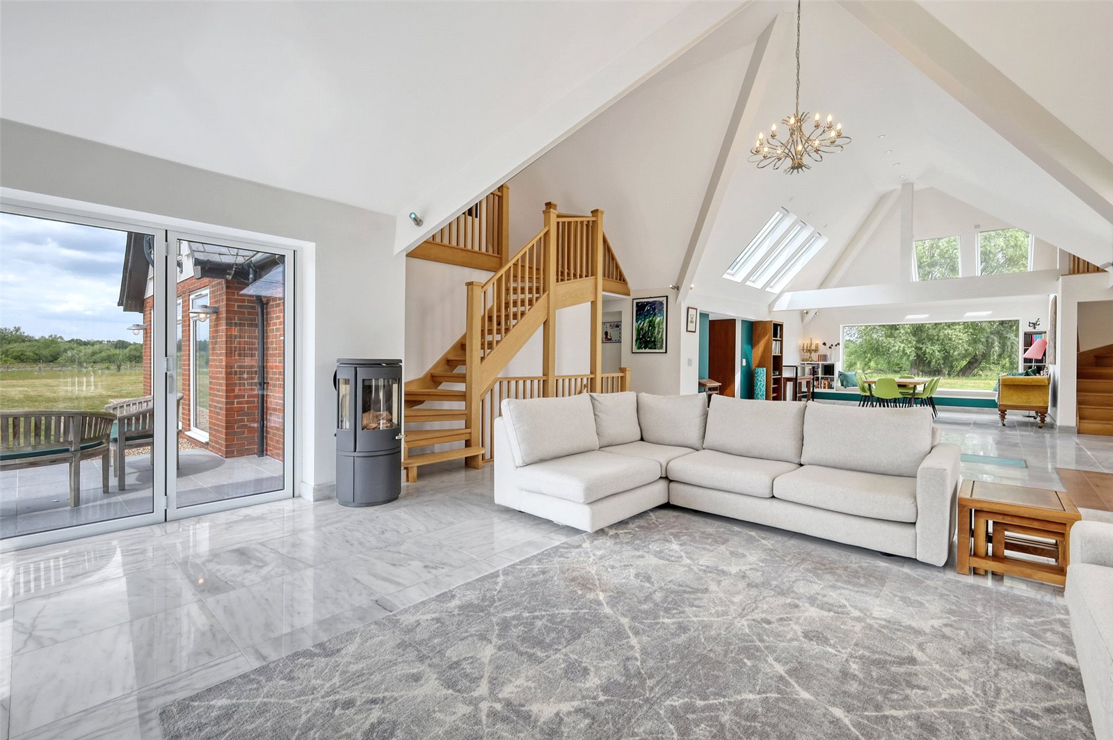 5 bedroom detached house for sale 0