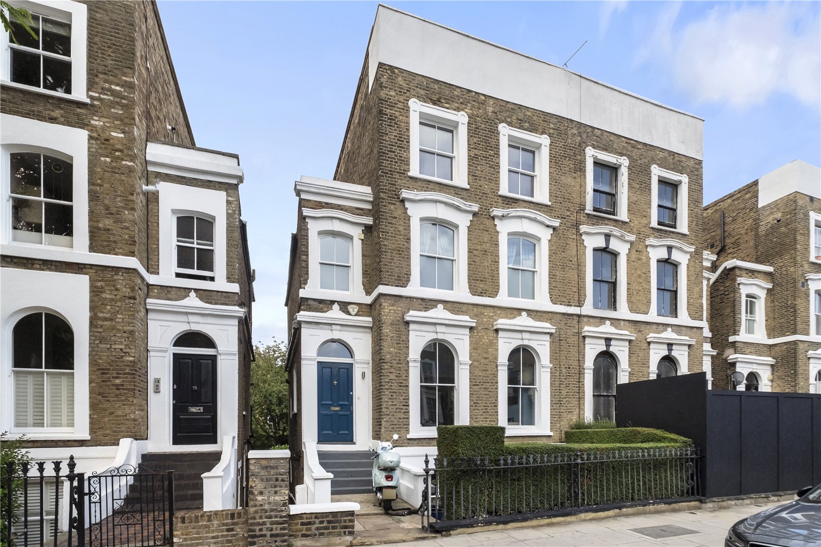 4 bedroom detached house for sale in Marlow