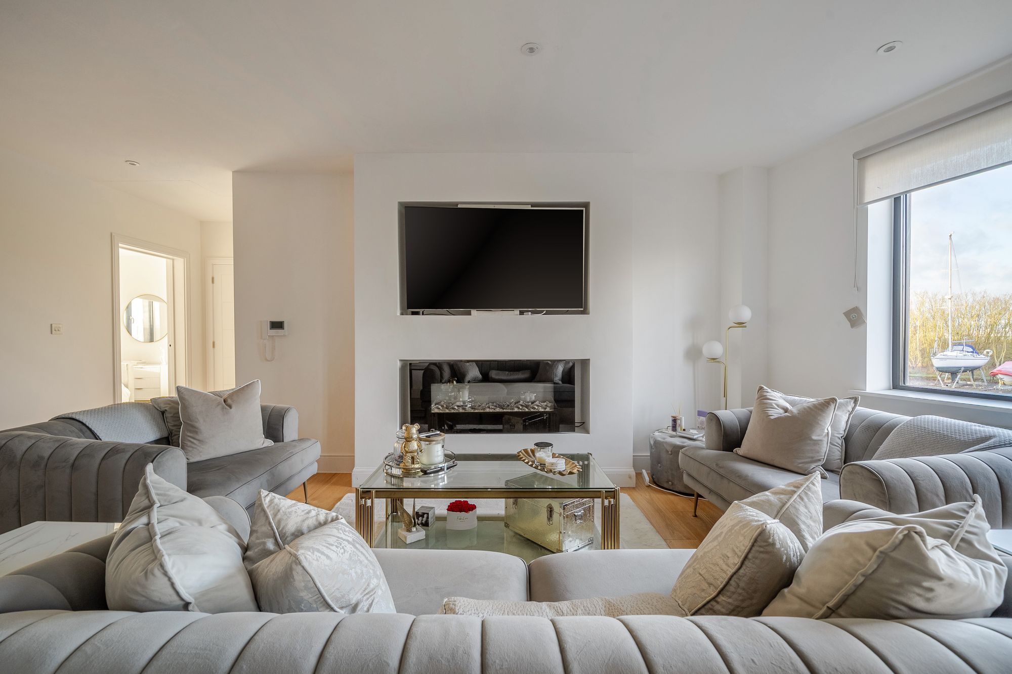 Apt 5, The Round House Northney Marina, Hayling Island photo 4