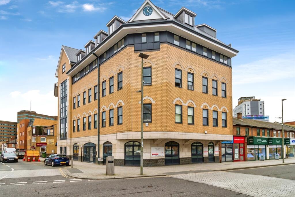 64, Southampton photo 5