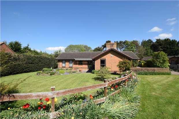 4 bed Detached House