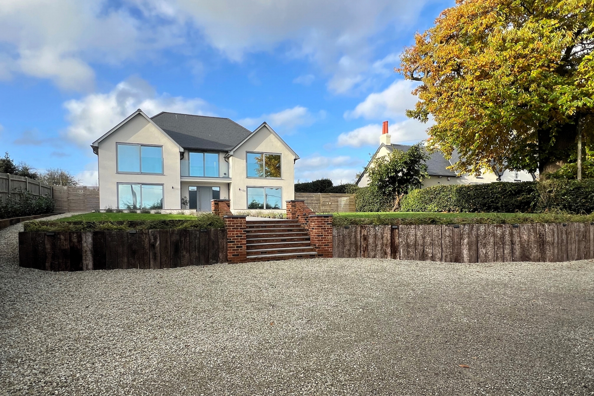 3 bedroom flat for sale