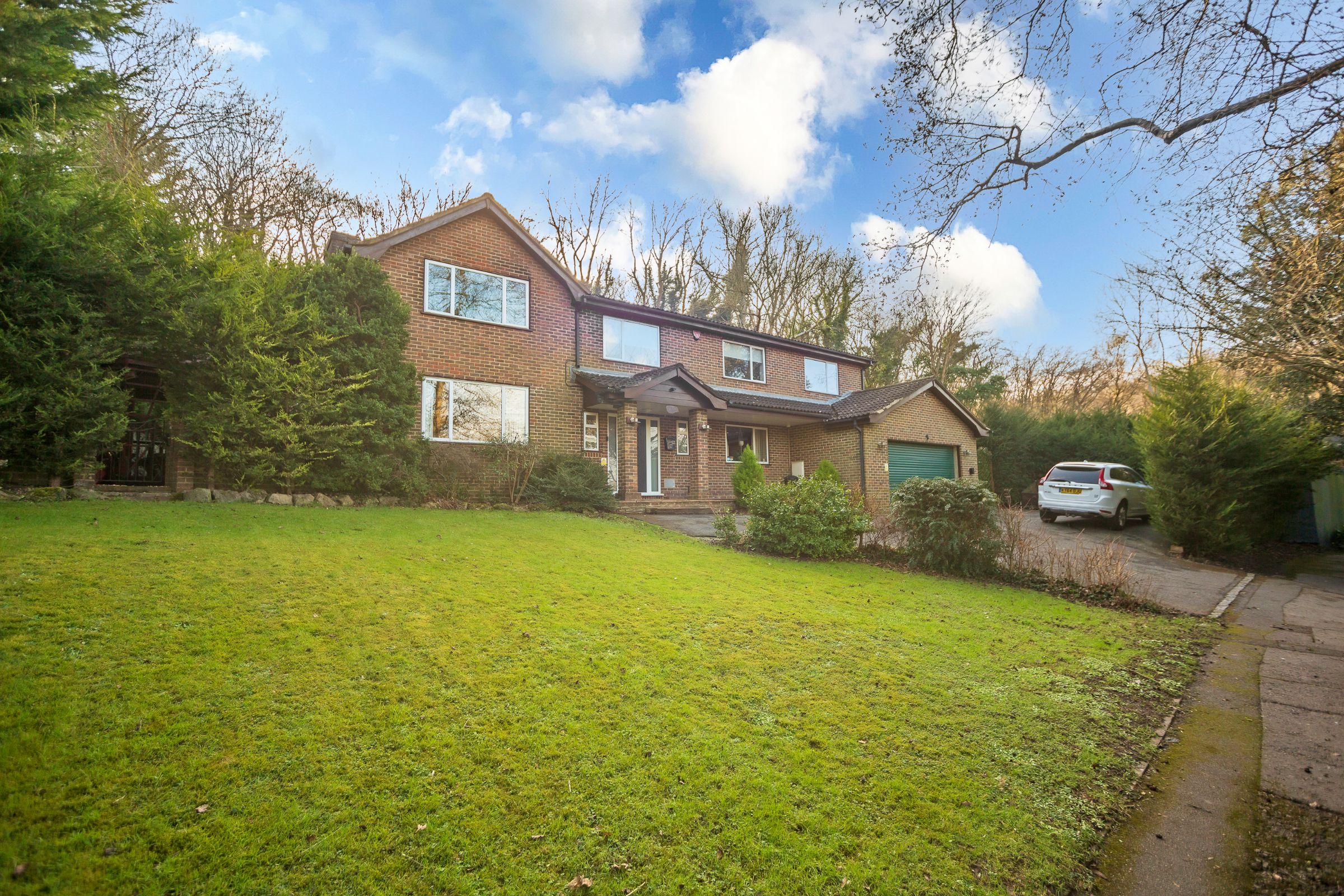 5 bedroom detached house for sale 0