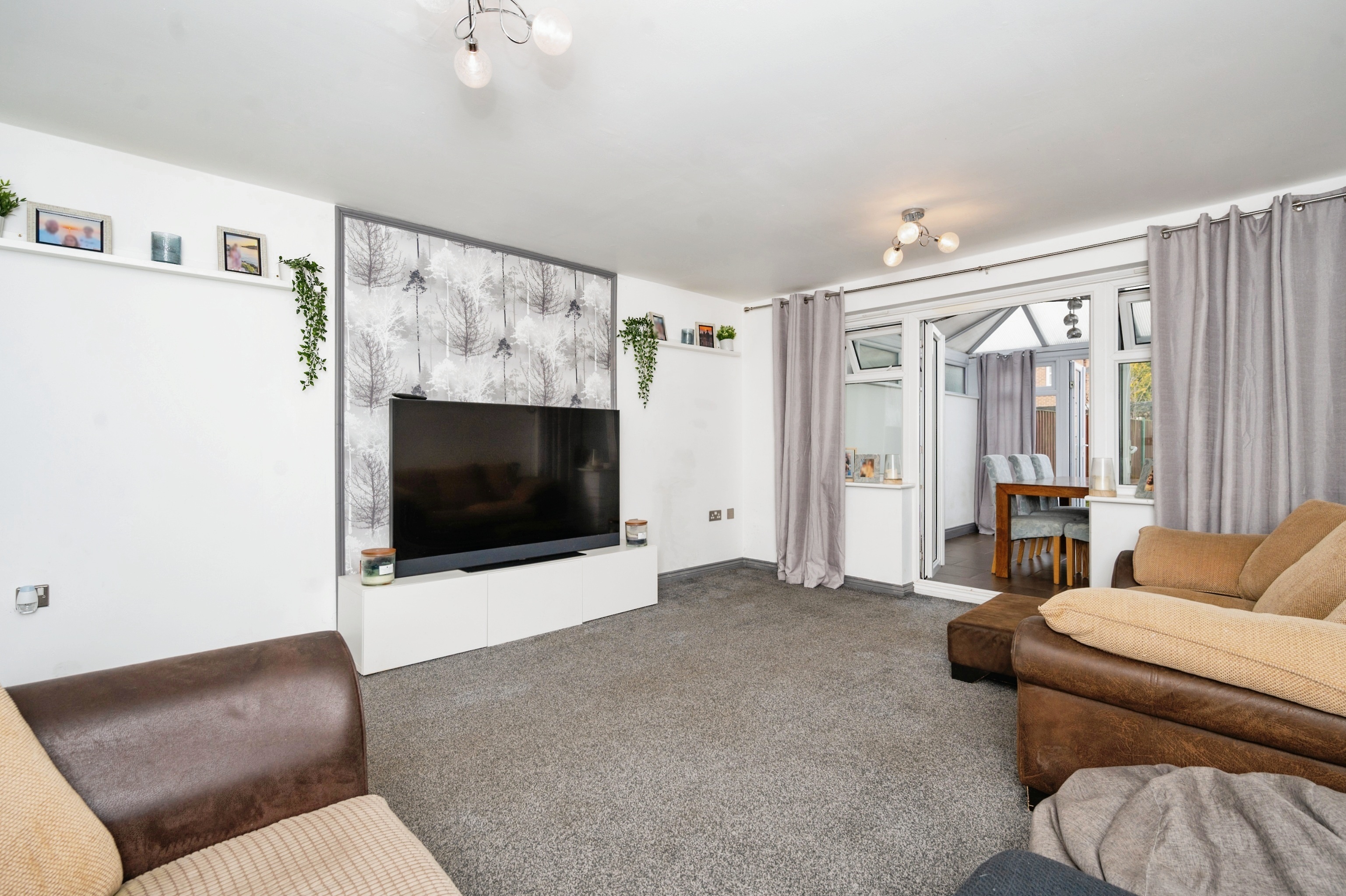 68, Snowberry Crescent, Cheshire photo 2