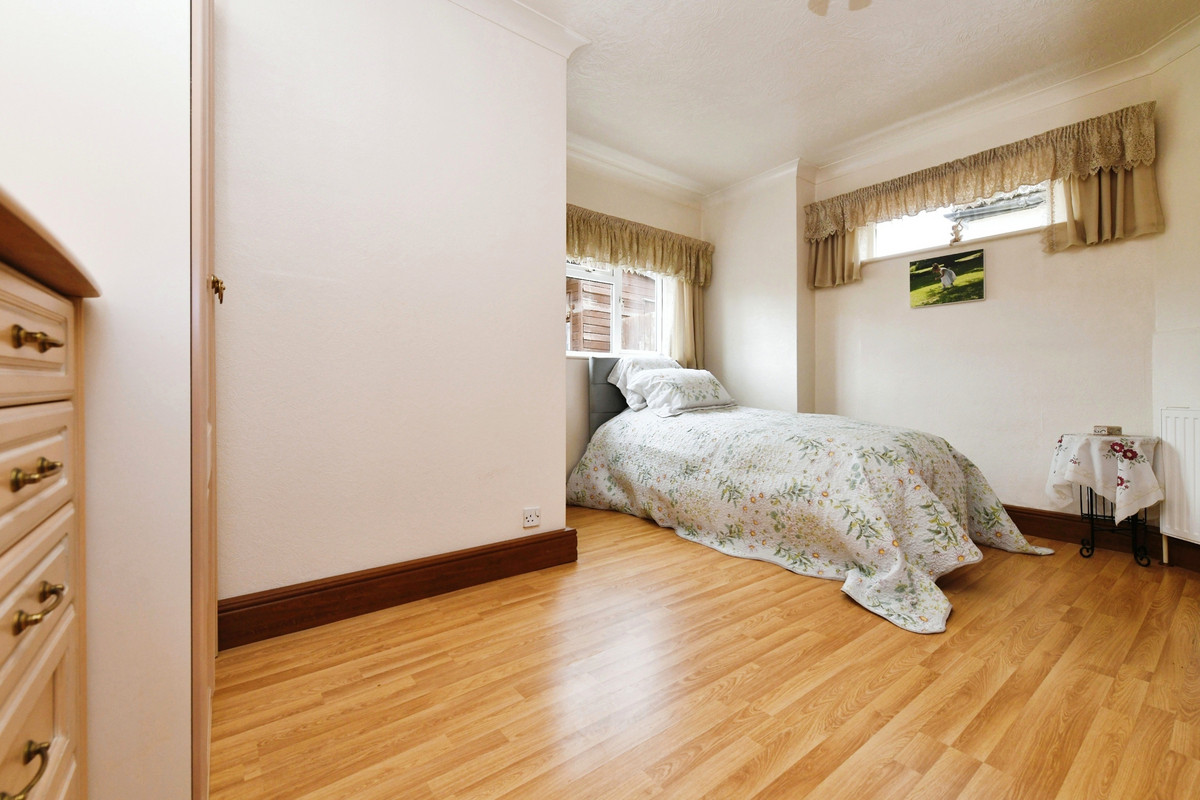 Photos of North Avenue, SouthendOnSea SS2 66641820 PrimeLocation