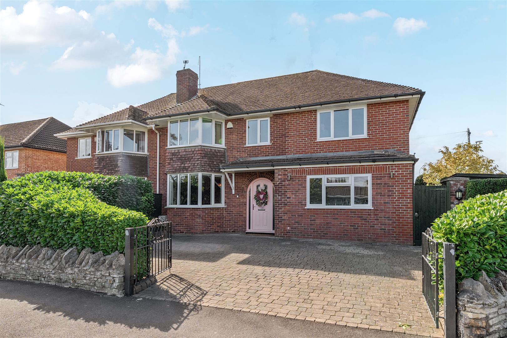 5 bed semi-detached house for sale
