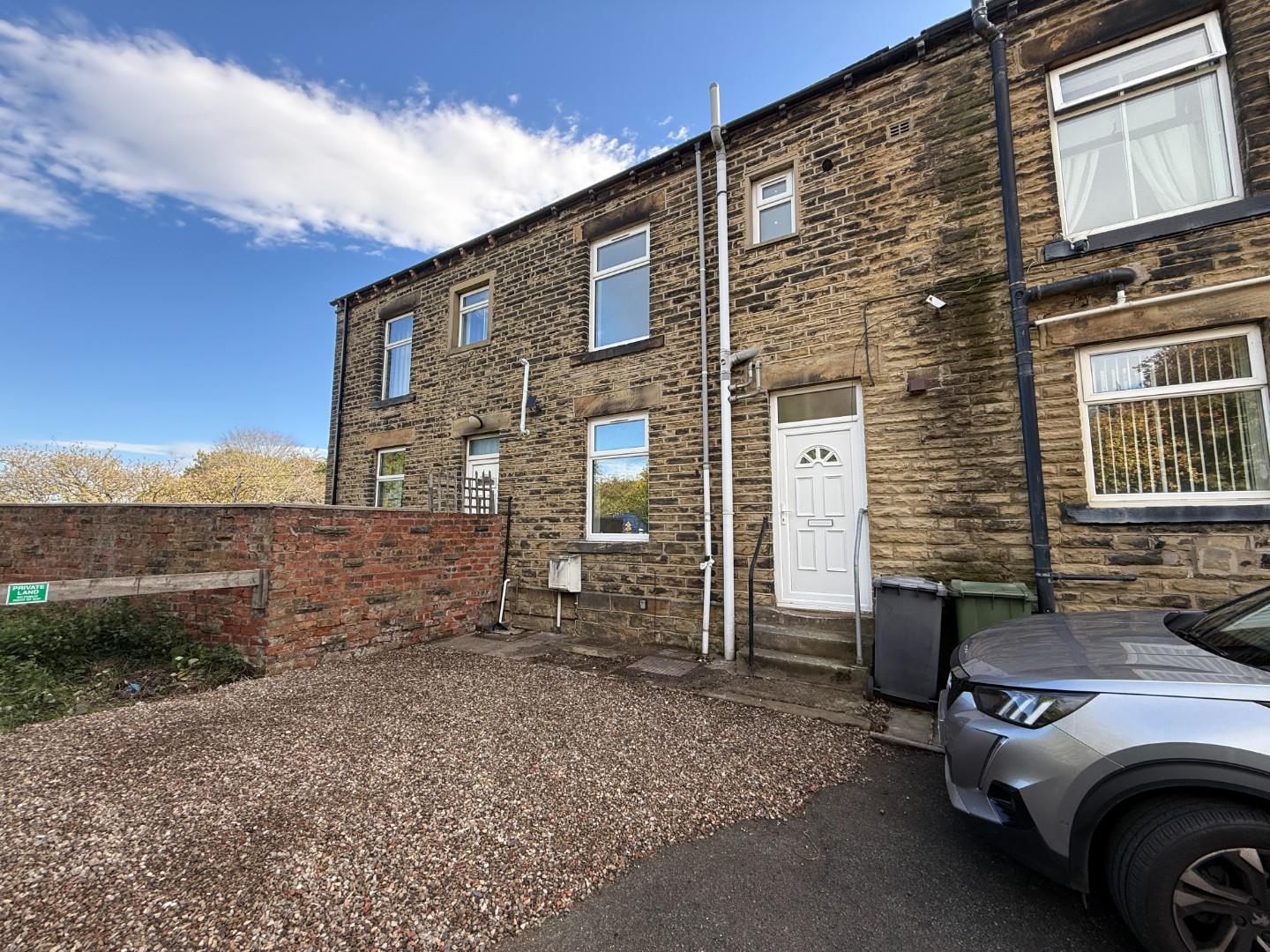 1-bed house on 386, Huddersfield Road, Heckmondwike, £65,000