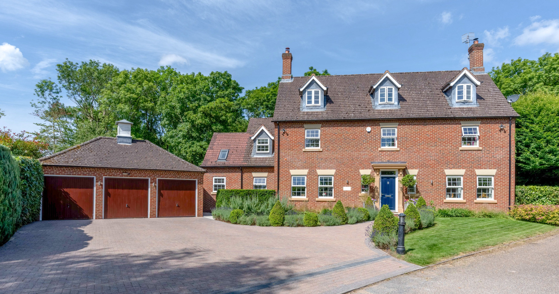 7 bedroom town house for sale