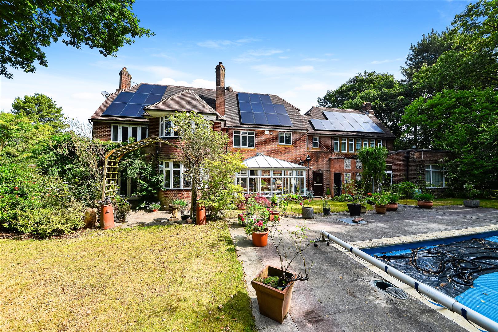 Photos of Hardwick Road, Streetly, Sutton Coldfield B74 62125045