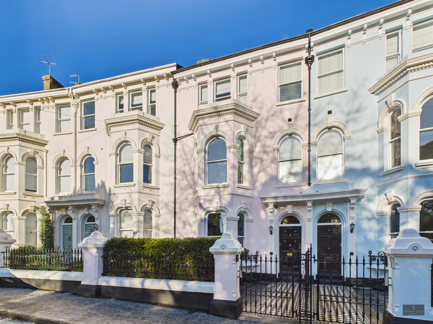 Best Coastal Towns to Buy Property in the UK